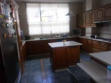 PENTHOUSE DE DOS DEPARTAMENTOS EN VENTA, QUITO EL BATÁN ALTO, ÚTIL 450 M², $400.000
