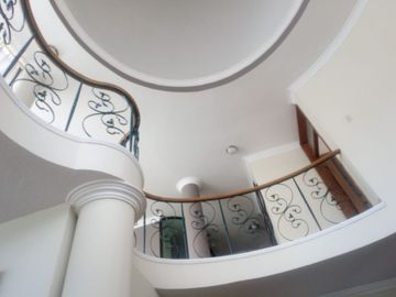 PENTHOUSE DE DOS DEPARTAMENTOS EN VENTA, QUITO EL BATÁN ALTO, ÚTIL 450 M², $400.000