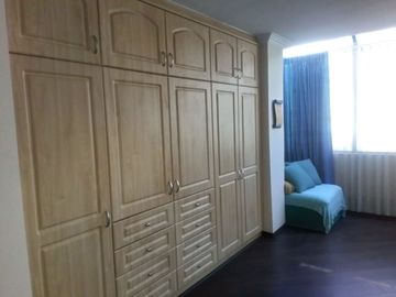 PENTHOUSE DE DOS DEPARTAMENTOS EN VENTA, QUITO EL BATÁN ALTO, ÚTIL 450 M², $400.000