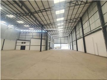 ALQUILER DE BODEGA DE 1400 MTS2, AMPLIAS ZONAS DE ESTACIONAMIENTO IDEAL PARA TU EXITO EMPRESARIAL.