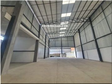 ALQUILER DE BODEGA DE 1400 MTS2, AMPLIAS ZONAS DE ESTACIONAMIENTO IDEAL PARA TU EXITO EMPRESARIAL.