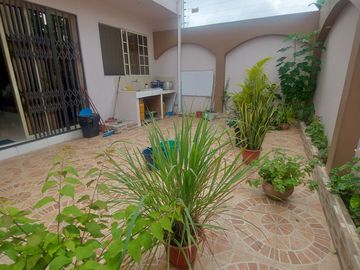 En La Parroquia El Cambio Se Vende Linda Casa Independiente Amplia de 3 Dormitorios