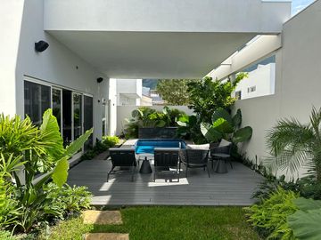 Casa en Venta, Fracc. La Joya (Carr Nac)