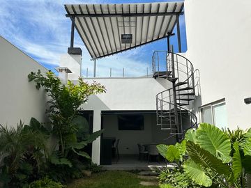 Casa en Venta, Fracc. La Joya (Carr Nac)