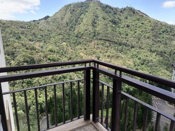 For Sale: Tagaytay Highlands 3 Bedroom Condo with Mountain View , Cool and Secured