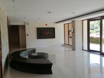 For Sale: Tagaytay Highlands 3 Bedroom Condo with Mountain View , Cool and Secured