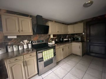 CASA DE VENTA EN EL BOSQUE: UBICACIÓN ESTRATÉGICA, PARA USO COMERCIAL O RESIDENCIAL 340 M2, $350.000