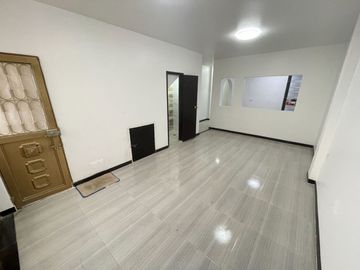 VENDO BONITA CASA, RENTABLE 4 PISOS INDEPENDIENTES B. UNIR II ENGATIVA BOGOTA, colombia EXITO CALLE 80 OPORTUNIDAD.