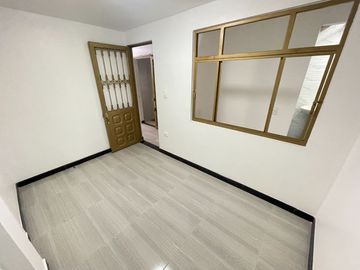 VENDO BONITA CASA, RENTABLE 4 PISOS INDEPENDIENTES B. UNIR II ENGATIVA BOGOTA, colombia EXITO CALLE 80 OPORTUNIDAD.