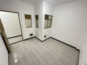 VENDO BONITA CASA, RENTABLE 4 PISOS INDEPENDIENTES B. UNIR II ENGATIVA BOGOTA, colombia EXITO CALLE 80 OPORTUNIDAD.