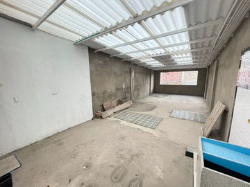 VENDO BONITA CASA, RENTABLE 4 PISOS INDEPENDIENTES B. UNIR II ENGATIVA BOGOTA, colombia EXITO CALLE 80 OPORTUNIDAD.
