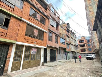 VENDO BONITA CASA, RENTABLE 4 PISOS INDEPENDIENTES B. UNIR II ENGATIVA BOGOTA, colombia EXITO CALLE 80 OPORTUNIDAD.