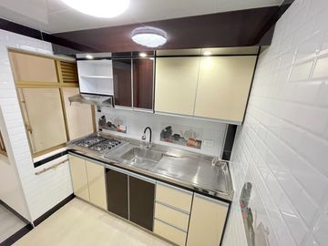 VENDO BONITA CASA, RENTABLE 4 PISOS INDEPENDIENTES B. UNIR II ENGATIVA BOGOTA, colombia EXITO CALLE 80 OPORTUNIDAD.