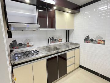 VENDO BONITA CASA, RENTABLE 4 PISOS INDEPENDIENTES B. UNIR II ENGATIVA BOGOTA, colombia EXITO CALLE 80 OPORTUNIDAD.