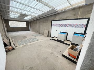 VENDO BONITA CASA, RENTABLE 4 PISOS INDEPENDIENTES B. UNIR II ENGATIVA BOGOTA, colombia EXITO CALLE 80 OPORTUNIDAD.