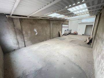 VENDO BONITA CASA, RENTABLE 4 PISOS INDEPENDIENTES B. UNIR II ENGATIVA BOGOTA, colombia EXITO CALLE 80 OPORTUNIDAD.