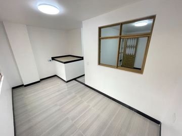 VENDO BONITA CASA, RENTABLE 4 PISOS INDEPENDIENTES B. UNIR II ENGATIVA BOGOTA, colombia EXITO CALLE 80 OPORTUNIDAD.