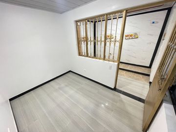 VENDO BONITA CASA, RENTABLE 4 PISOS INDEPENDIENTES B. UNIR II ENGATIVA BOGOTA, colombia EXITO CALLE 80 OPORTUNIDAD.