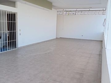 VENTA DE CASA CIUDADELA SIMÓN BOLIVAR,  DIAGONAL AL HOTEL TRYP BY WYNDHAM