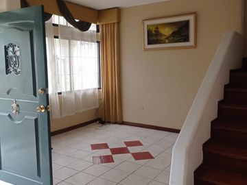 VENTA DE CASA CIUDADELA SIMÓN BOLIVAR,  DIAGONAL AL HOTEL TRYP BY WYNDHAM