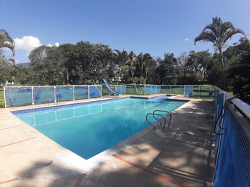 FINCA CAMPESTRE EN VENTA UBICADA EN CHINAUTA CUNDINAMARCA