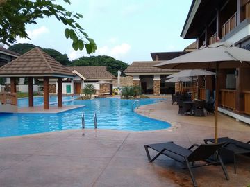 RUSH SALE 2 Bedrooms Condo Unit in One Oasis