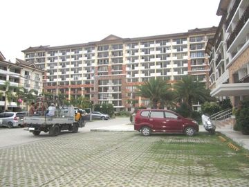 RUSH SALE 2 Bedrooms Condo Unit in One Oasis