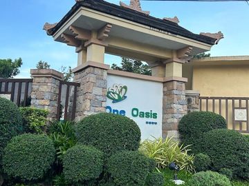 RUSH SALE 2 Bedrooms Condo Unit in One Oasis