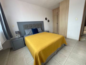 Venta edificio en fracc la huerta con 3 departamentos con entrada independiente