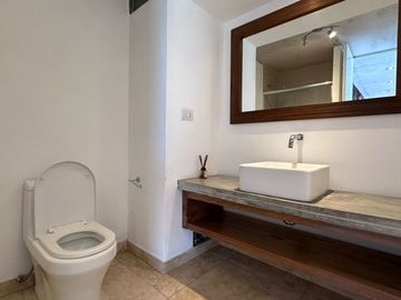 Moderno dúplex  estilo industrial de un dormitorio y habitación Home Office 🏡💎