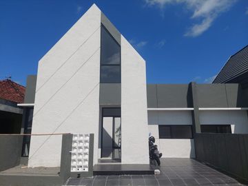 Rumah Mangku Aspal Lebar di Gabusan