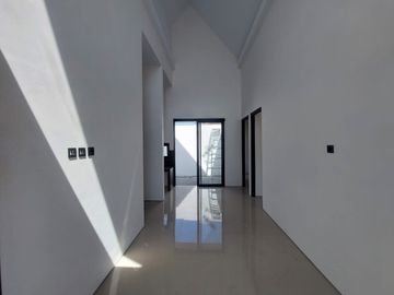 Rumah Mangku Aspal Lebar di Gabusan