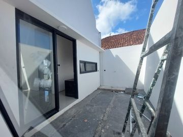 Rumah Mangku Aspal Lebar di Gabusan