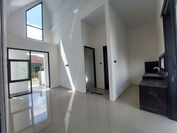 Rumah Mangku Aspal Lebar di Gabusan