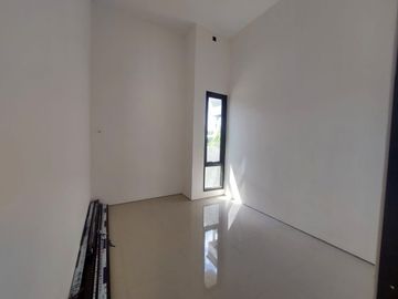Rumah Mangku Aspal Lebar di Gabusan