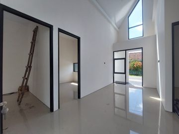 Rumah Mangku Aspal Lebar di Gabusan