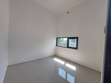 Rumah Mangku Aspal Lebar di Gabusan