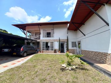 Casa Campestre en Venta, vía al aeropuerto de Armenia