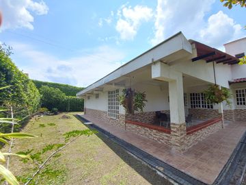 Casa Campestre en Venta, vía al aeropuerto de Armenia