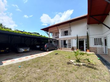 Casa Campestre en Venta, vía al aeropuerto de Armenia