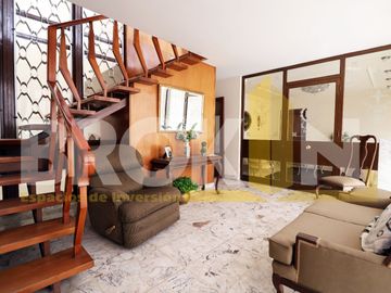 CASA CON LOCAL COMERCIAL Y BODEGA SOBRE CARRANZA (CENTRO) EN VENTA