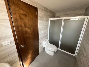 VENTA DE CASA RECIÉN RENOVADA ARBOLEDAS DE GUADALUPE