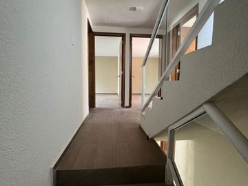 VENTA DE CASA RECIÉN RENOVADA ARBOLEDAS DE GUADALUPE