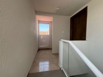 VENTA DE CASA RECIÉN RENOVADA ARBOLEDAS DE GUADALUPE