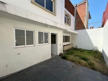 VENTA DE CASA RECIÉN RENOVADA ARBOLEDAS DE GUADALUPE