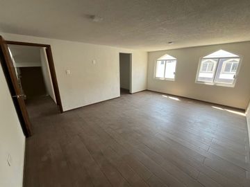 VENTA DE CASA RECIÉN RENOVADA ARBOLEDAS DE GUADALUPE