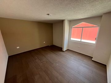 VENTA DE CASA RECIÉN RENOVADA ARBOLEDAS DE GUADALUPE