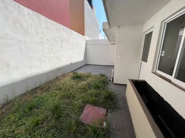 VENTA DE CASA RECIÉN RENOVADA ARBOLEDAS DE GUADALUPE