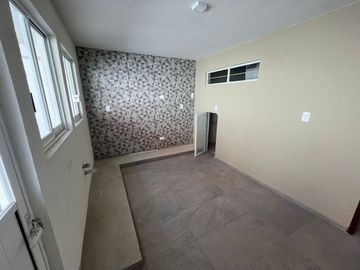 VENTA DE CASA RECIÉN RENOVADA ARBOLEDAS DE GUADALUPE