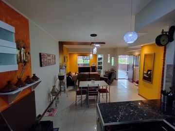 VENTA DE CASA DE TRES PISOS EN LA URB. SANTA ANA, PIURA